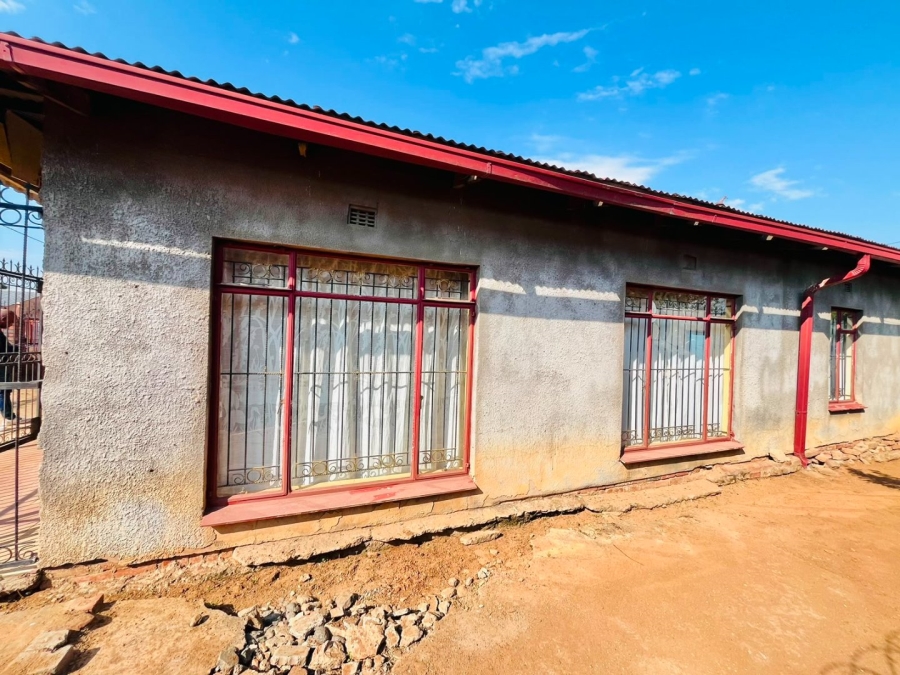 3 Bedroom Property for Sale in Kagisanong Free State